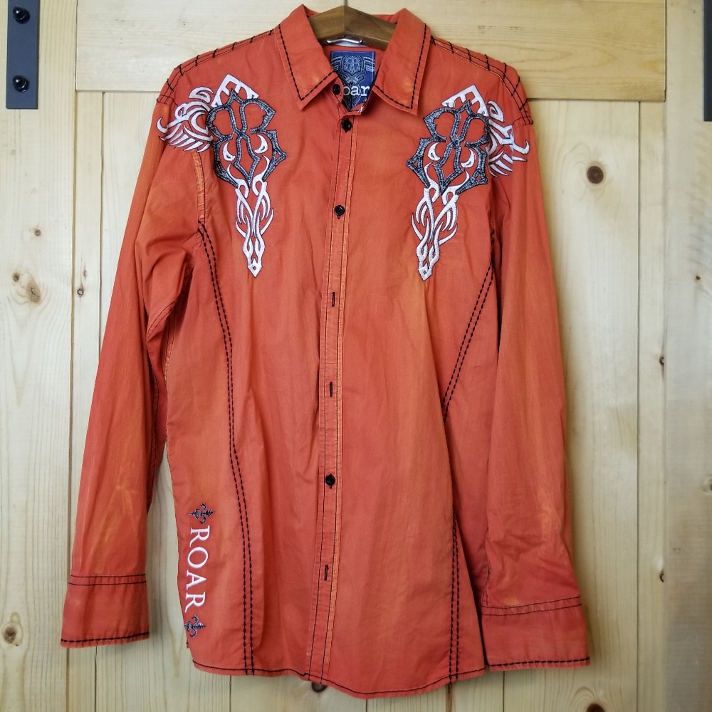 Roar Signature Edition Emblem Embroidered Long Sleeve Button Down Western Shirt